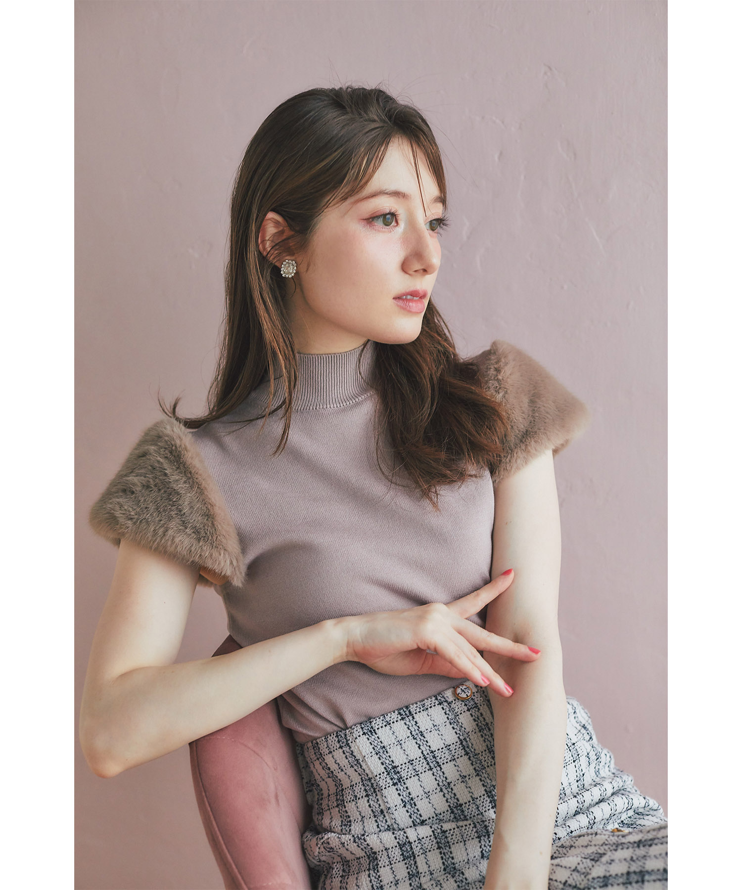 ファースリーブ切り替えニットプルオーバー【rophila】tocco closet(トッコクローゼット)※ブラック少量の在庫確保による再販売の為、交換は出来かねる場合がございます。予めご了承ください。