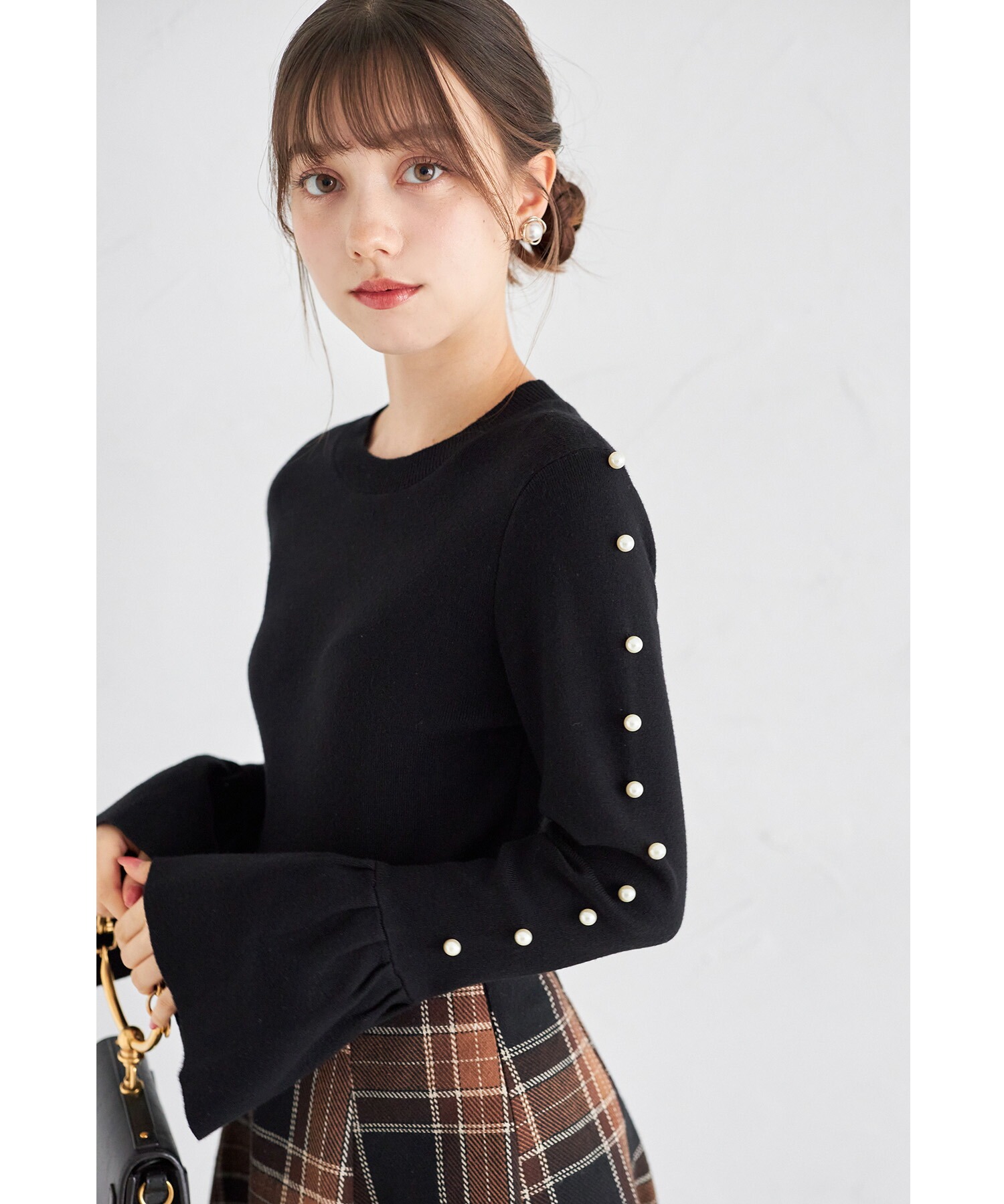 パール付きフレアスリーブニットプルオーバー 【saleia サレイア】tocco closet(トッコクローゼット)　＊スペシャルプライス品につき返品/キャンセル/配送日指定不可/ラッピング不可/少量在庫のセールの為交換は出来かねる場合がございます。