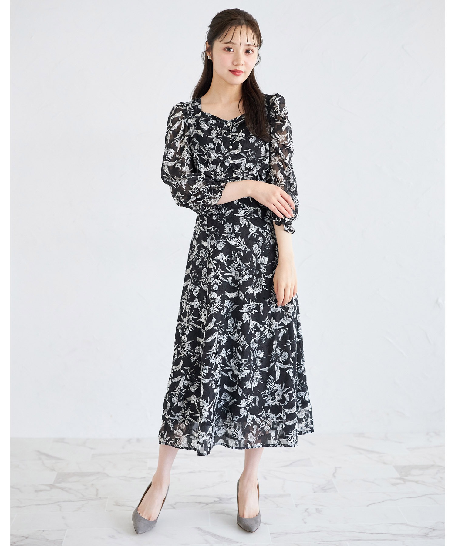 パール付きバックレースアップシアージャガード×フラワープリントワンピース【seapla】 tocco closet  ＊スペシャルプライス品につき返品/キャンセル/配送日指定不可/ラッピング不可/少量在庫のセールの為交換は出来かねる場合がございます。