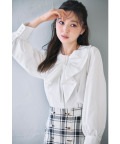パール付きリボンラッフルブラウス 11月3日(月)再販決定☆  tocco closet ※上西星来さんはオフホワイト着用 ※オフホワイト少量の在庫確保による再販売の為、交換は出来かねる場合がございます。予めご了承ください。