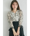リボン付きフロッキーフラワープリントシアーブラウス tocco closet ＊スペシャルプライス品につき返品/キャンセル/配送日指定不可/ラッピング不可/少量在庫のセールの為交換は出来かねる場合がございます。