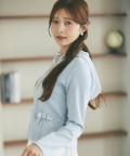 パールビジュー×リボン付きボンディングパーカー tocco closet(トッコクローゼット)《RibbonCollection》※松川星さんは アイスブルー着用