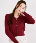 しっとり保湿効果があるシアバター加工ビジュー釦ショート丈ニットカーディガン tocco closet(トッコクローゼット)