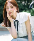 リボン付きラインレース装飾ラッフルフリルブラウス tocco closet(トッコクローゼット)※麻亜里さんはオフホワイト着用