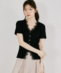 フロントパール付きレース装飾カーディガン風リブニットプルオーバー tocco closet(トッコクローゼット)
