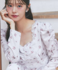 11月上旬販売予定！入荷連絡受付中☆レース装飾パワーショルダーフラワープリントワンピース※鈴木ゆうかさんはベージュ着用