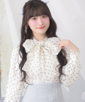 ハート釦ボウタイリボン付きハートフロッキーブラウス  11/7(金)再販☆ Suyunn(スユン) ※齋藤樹愛羅さんアイボリー、尾木波菜さんブラック、市原愛弓さんアイスブルー着用 ※少量の在庫確保による再販売の為、交換は出来かねる場合がございます。