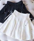 インナーパンツ付きサイドレースアップスパンコールツイードタックフレアスカート Suyunn(スユン) ※松本ももなさんはホワイト着用 ＊スペシャルプライス品につき返品/キャンセル/配送日指定不可/ラッピング不可/少量在庫のセールの為交換は出来かねる場合がございます。
