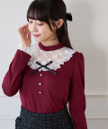 リボン＆ビジュー付きレースフリルハイネックカットソープルオーバー　Suyunn(スユン) ＊スペシャルプライス品につき返品/キャンセル/配送日指定不可/ラッピング不可/少量在庫のセールの為交換は出来かねる場合がございます。