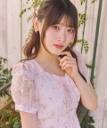 コーラルピンク再販予定！入荷連絡受付中☆肩リボン付きシアーチェック×フラワープリントロングワンピース Suyunn(スユン)※齋藤樹愛羅さんはコーラルピンク着用