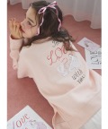 LOVE刺繍バックプリント裏起毛ルーズスウェット 1月26日(月)オフィシャルサイト限定再販☆《@yuri_illustratorさんコラボ》※オフィシャルサイト＆ZOZOTOWN＆実店舗限定※少量の在庫確保による再販売の為、交換は出来かねる場合がございます。予めご了承ください。