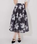 シアーボンディングフラワープリントタックフレアスカート  9月27日(日)再販決定☆  tocco closet(トッコクローゼット)《tocco closet luxe》※綺咲愛里さんはダークチェリー着用 ※少量の在庫確保による再販売の為、交換は出来かねる場合がございます。予めご了承ください。