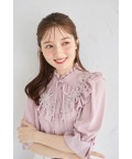 リボン付きフラワーモチーフレース×フリルブラウス tocco closet(トッコクローゼット) ＊スペシャルプライス品につき返品/キャンセル/配送日指定不可/ラッピング不可/少量在庫のセールの為交換は出来かねる場合がございます。