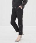パール付きテーパードパンツ【cloreta クロレア】 tocco closet(トッコクローゼット)＊スペシャルプライス品につき返品/キャンセル/配送日指定不可/ラッピング不可/少量在庫のセールの為交換は出来かねる場合がございます。