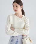 フラワー飾り釦付きリボンライク切り替えニットプルオーバー【jolene ジョレン】 tocco closet(トッコクローゼット)　＊スペシャルプライス品につき返品/キャンセル/配送日指定不可/ラッピング不可/少量在庫のセールの為交換は出来かねる場合がございます。