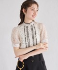 パール釦プチフリルシアードットブラウス 6月9日(月)再販決定☆【kaline カリン】 tocco closet(トッコクローゼット) ※ベージュ少量の在庫確保による再販売の為、交換は出来かねる場合がございます。予めご了承ください。
