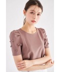 ビジュー×リボン付きパワーショルダーTシャツ【neefli】 tocco closet(トッコクローゼット)＊スペシャルプライス品につき返品/キャンセル/配送日指定不可/ラッピング不可/少量在庫のセールの為交換は出来かねる場合がございます。