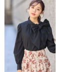 サイドボウタイリボンブラウス【tiache ティーシェ】 tocco closet(トッコクローゼット)＊スペシャルプライス品につき返品/キャンセル/配送日指定不可/ラッピング不可/少量在庫のセールの為交換は出来かねる場合がございます。
