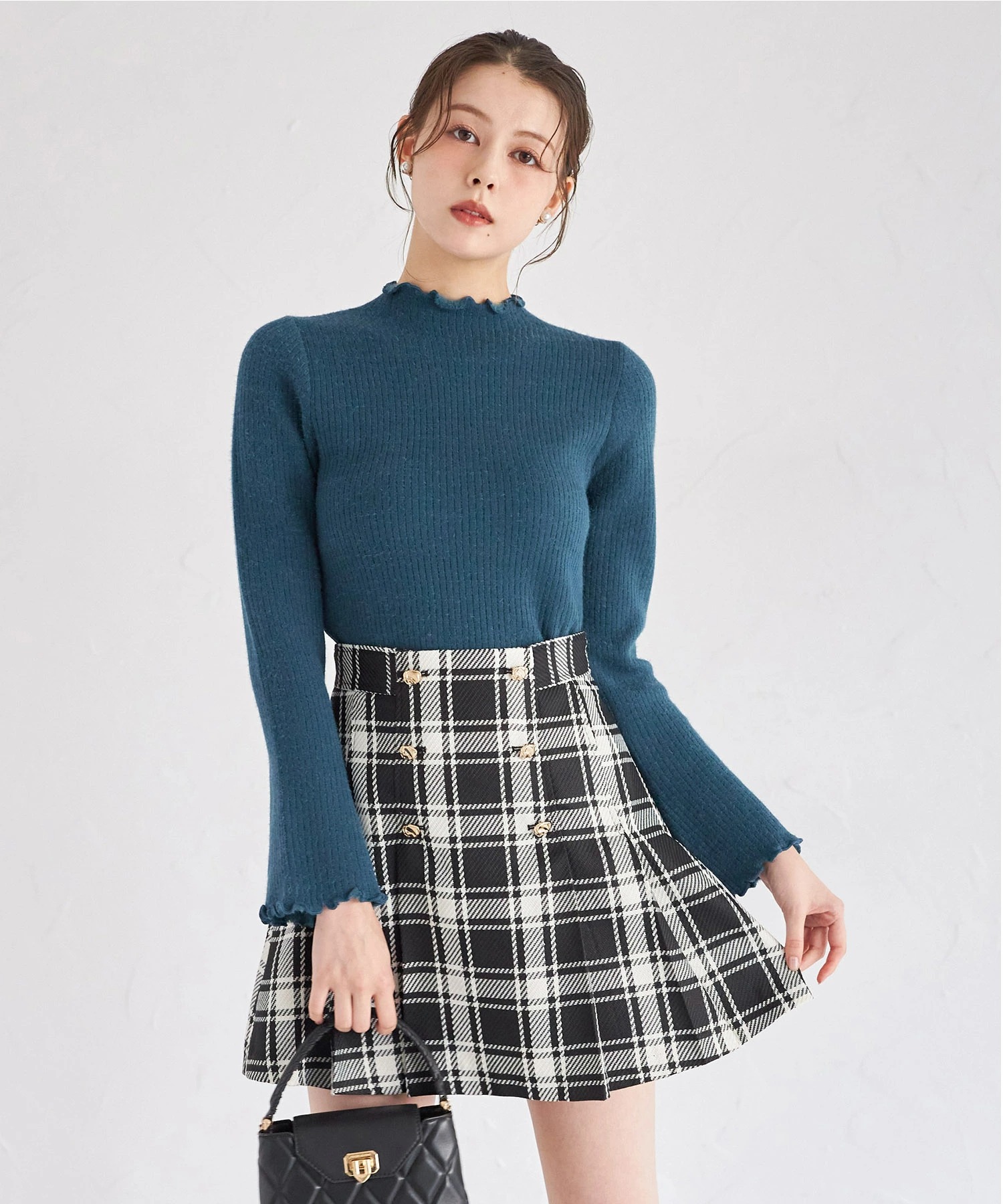 インナーパンツ付きゴールド釦チェックミニスカート 12月30日(火) オフィシャルサイト限定ブラック再販☆【siolety シオレティ】 ※少量の在庫確保による再販売の為、交換は出来かねる場合がございます。予めご了承ください。