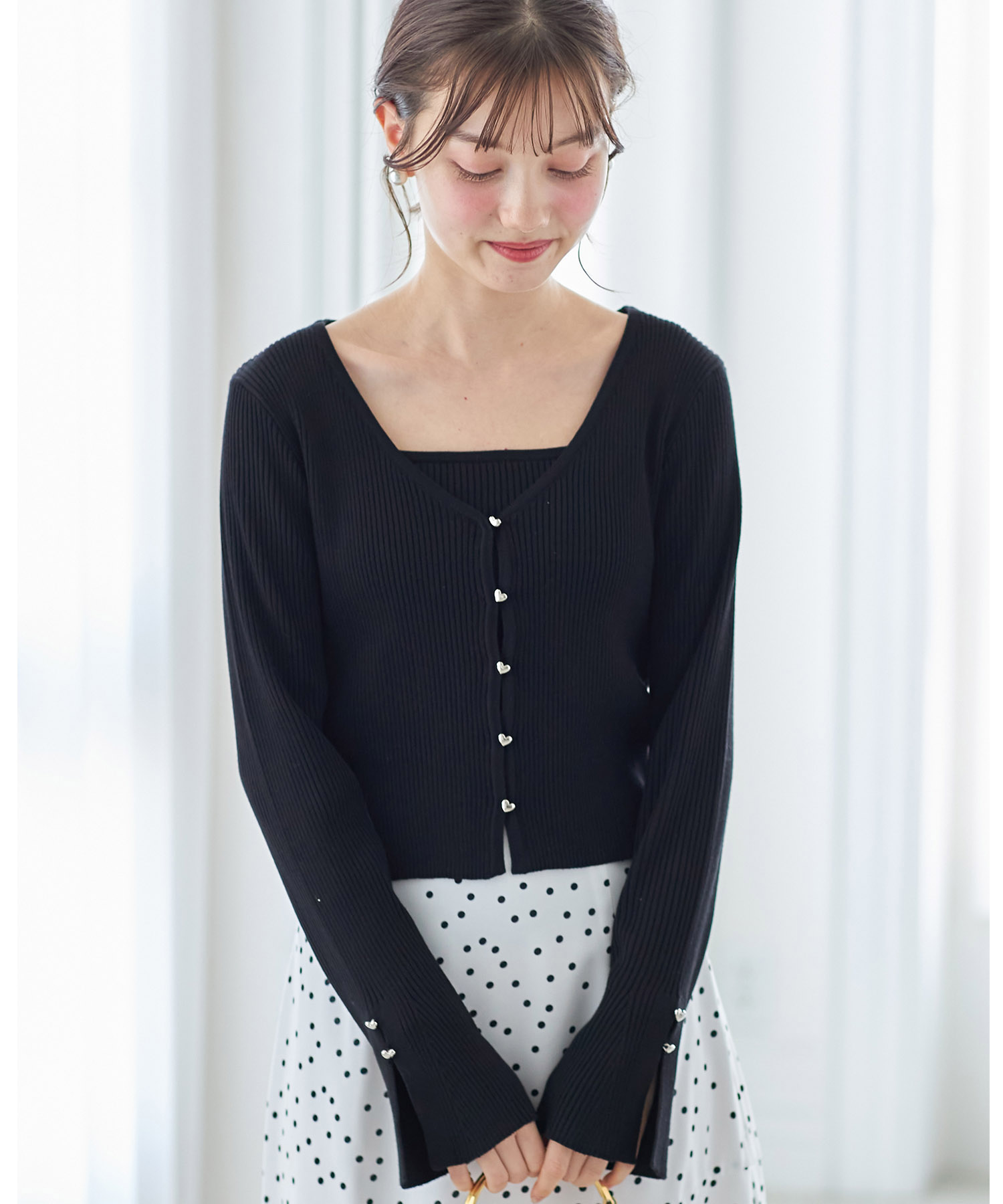 ベーシックキャミソール×プチハート釦カーディガンのリブニットアンサンブル  tocco closet ＊スペシャルプライス品につき返品/キャンセル/配送日指定不可/ラッピング不可/少量在庫のセールの為交換は出来かねる場合がございます。