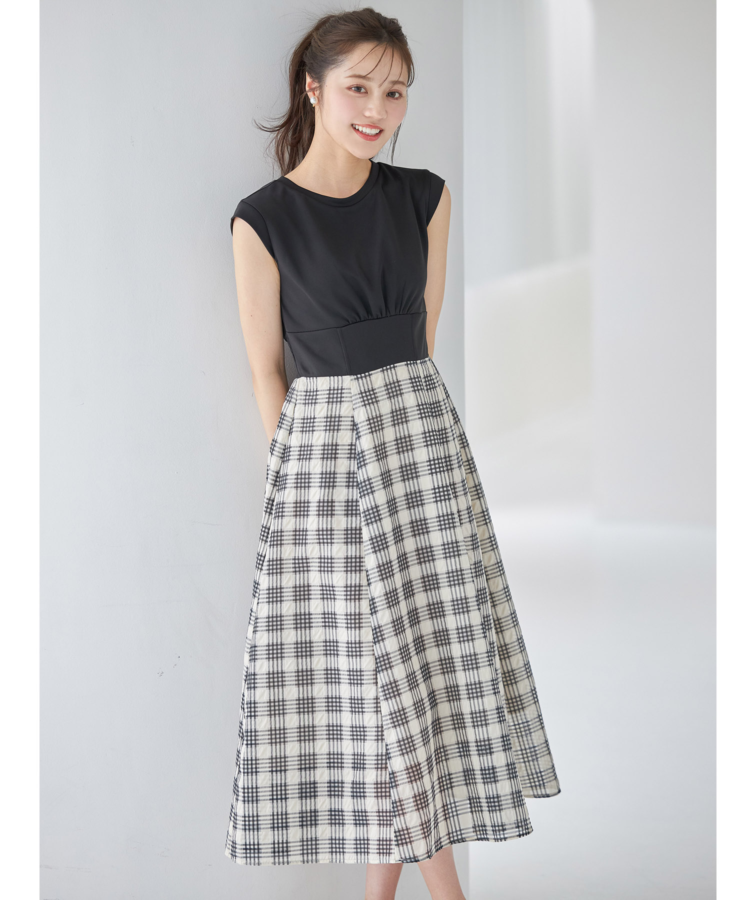 シアーチェックドッキングポンチワンピース 8月28日(水)オフィシャルサイト限定再販☆【tenoral テノラル】 tocco closet(トッコクローゼット)≪夏から秋まで着られる名品ITEM≫※少量の在庫確保による再販売の為、交換は出来かねる場合がございます。予めご了承ください。