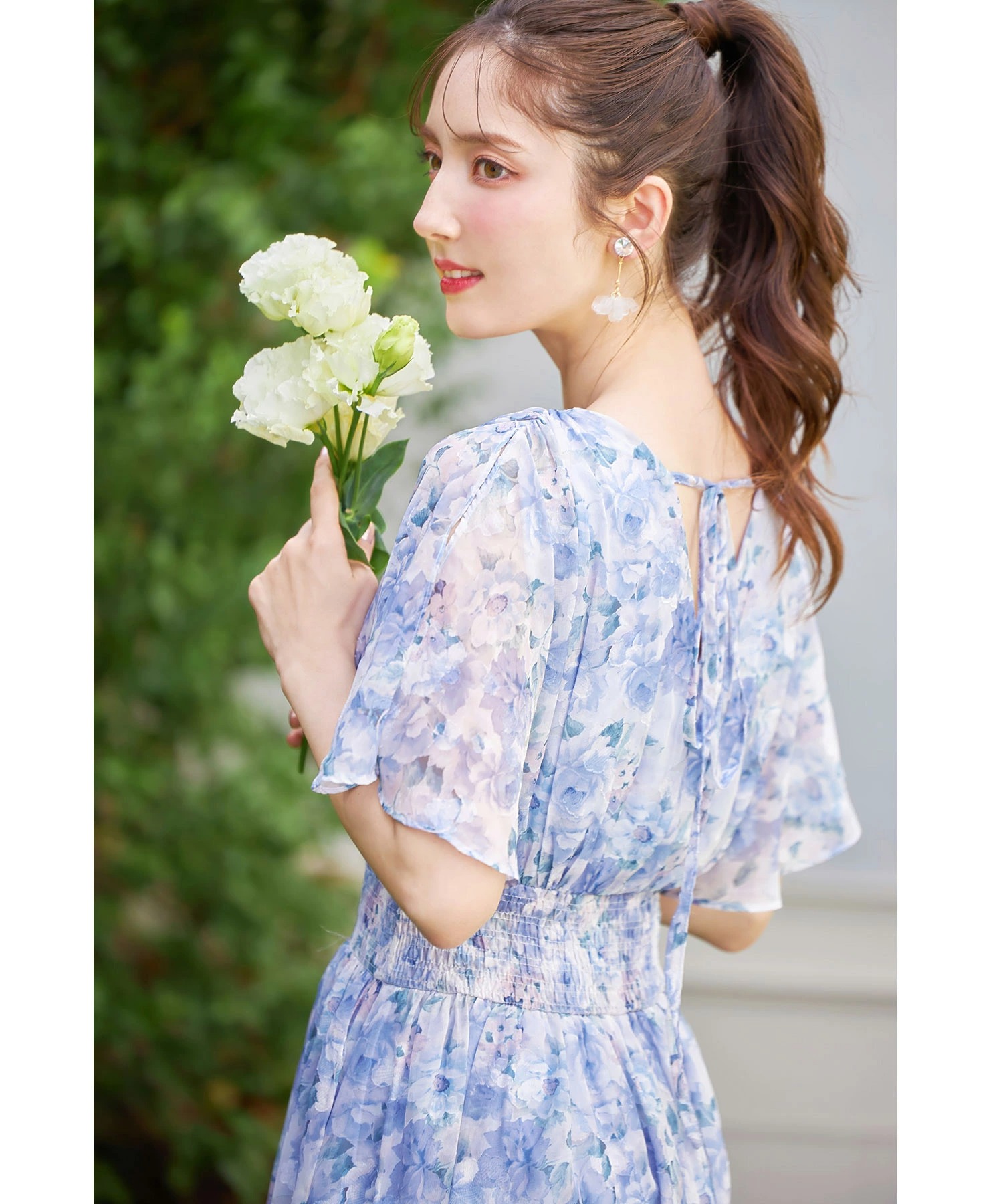 後ろリボン付きウエストシャーリングシアージャガードフラワーワンピース 6月30日(月)オフィシャルサイト限定再販☆【trinie トリニー】 tocco closet(トッコクローゼット) ※少量の在庫確保による再販売の為、交換は出来かねる場合がございます。予めご了承ください。