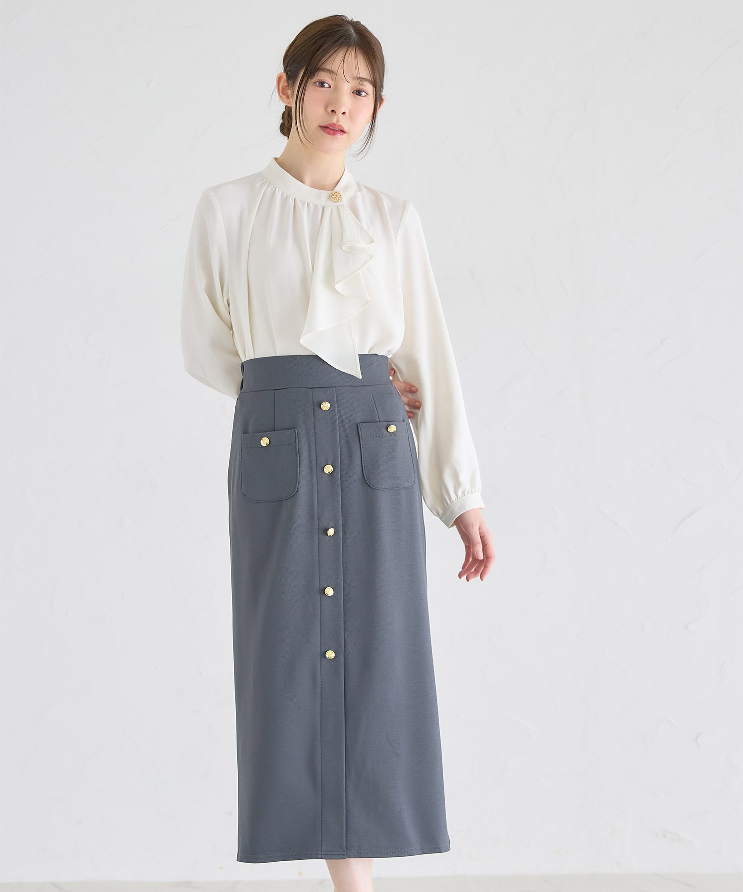 ポケット＆飾り釦付きカットタイトスカート【veylinn ヴェイリン】 tocco closet ＊スペシャルプライス品につき返品/キャンセル/配送日指定不可/ラッピング不可/少量在庫のセールの為交換は出来かねる場合がございます。