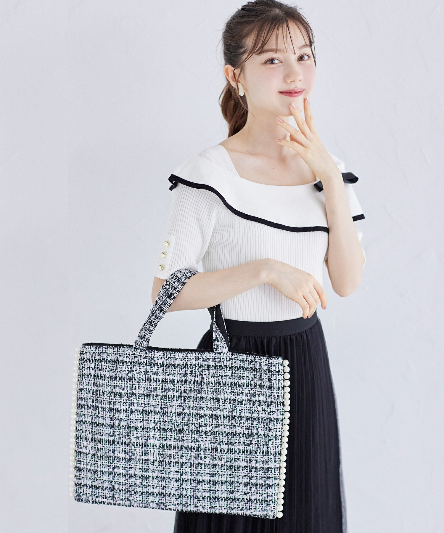 サイドパール付きツイードサブバッグ 【voisele ヴォイセル】 tocco closet(トッコクローゼット) ＊スペシャルプライス品につき返品/キャンセル/配送日指定不可/ラッピング不可/少量在庫のセールの為交換は出来かねる場合がございます。
