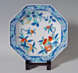 八角大鉢－色絵三果文