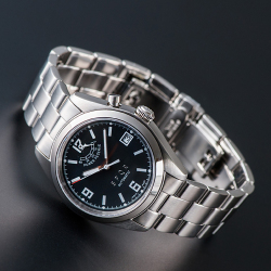 【SPQR　定番イチバン人気の手巻付自動巻パワーリザーブ 展示品につき３０％ LESS】 Ventuno pr （ブラック文字盤・裏蓋スケルトン） × 駒調整が簡単なステンレススチール無垢バンド