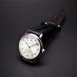 【高級機械式時計　THE　SPQR 　手巻パワーリザーブ　スターティング特別価格モデル 復活 】　THE SPQRアイボリー文字盤×SOMES黒サドルレザー×Ｌｉｎｅａ　curva　リネアクルバ・バックル