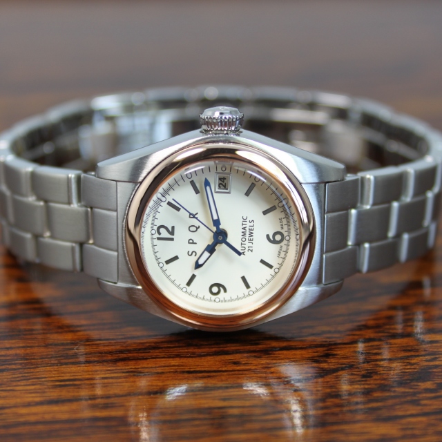 自動巻き アイボリー文字盤