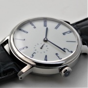 藤原 和博プロデュース 第１１弾　SPQR arita-reiwa　　藤原和博プロデュース10周年記念　有田焼文字盤の集大成　 白磁 arita文字盤×木曽漆裏蓋　機械式小秒針ウオッチ　限定５０本