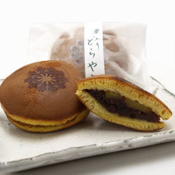 栗入りどらやき