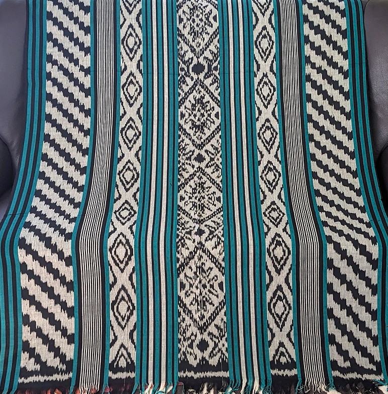 イカット（白黒にグリーンのライン）