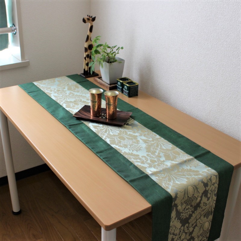 フラワーアラベスクのテーブルランナー
