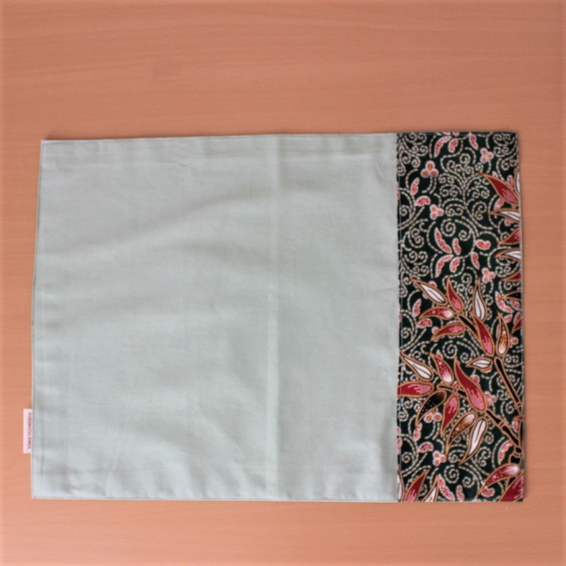 バティックをあしらったランチョンマット（バンブー）