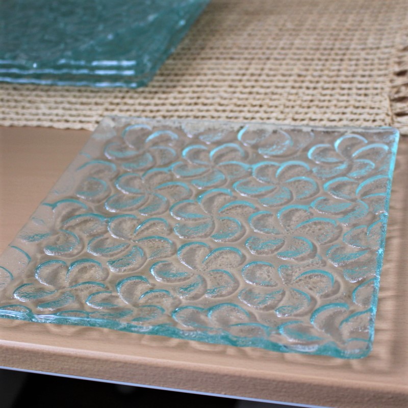 バリガラスの四角いプレート