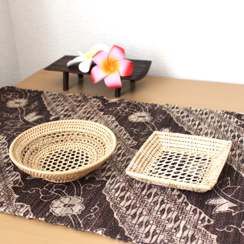 ラタンのミニトレー