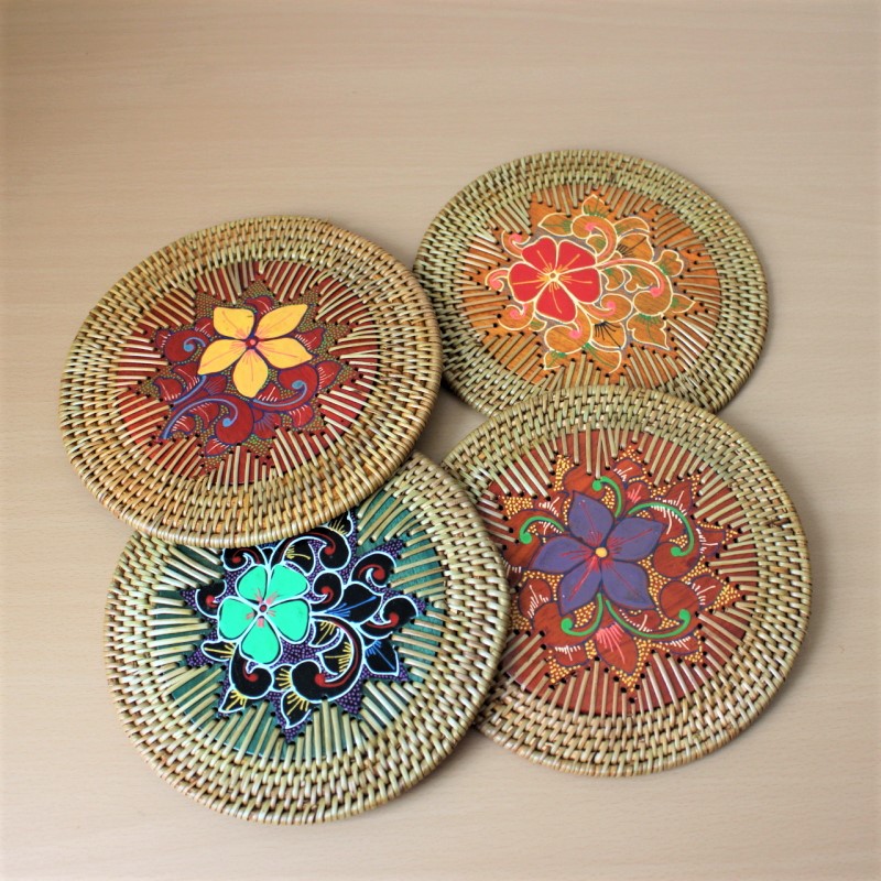 アタとウッドのペイント鍋敷き