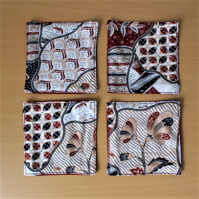 バティックのコースター4枚組（R）