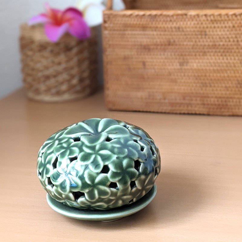 陶器のインセンススタンド（プルメリア）