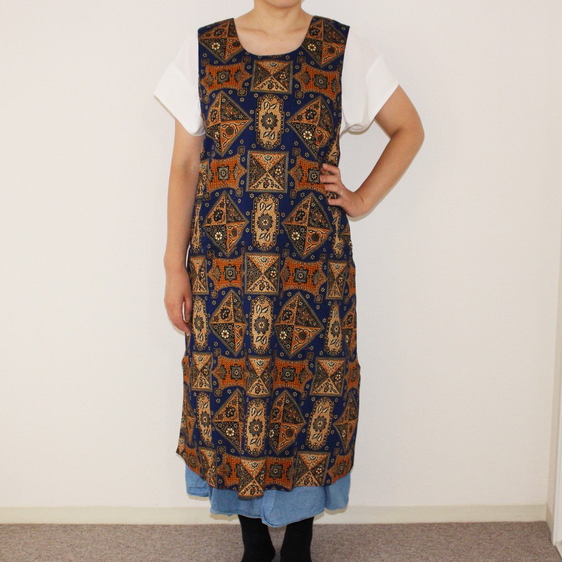 バティックのエプロンドレス