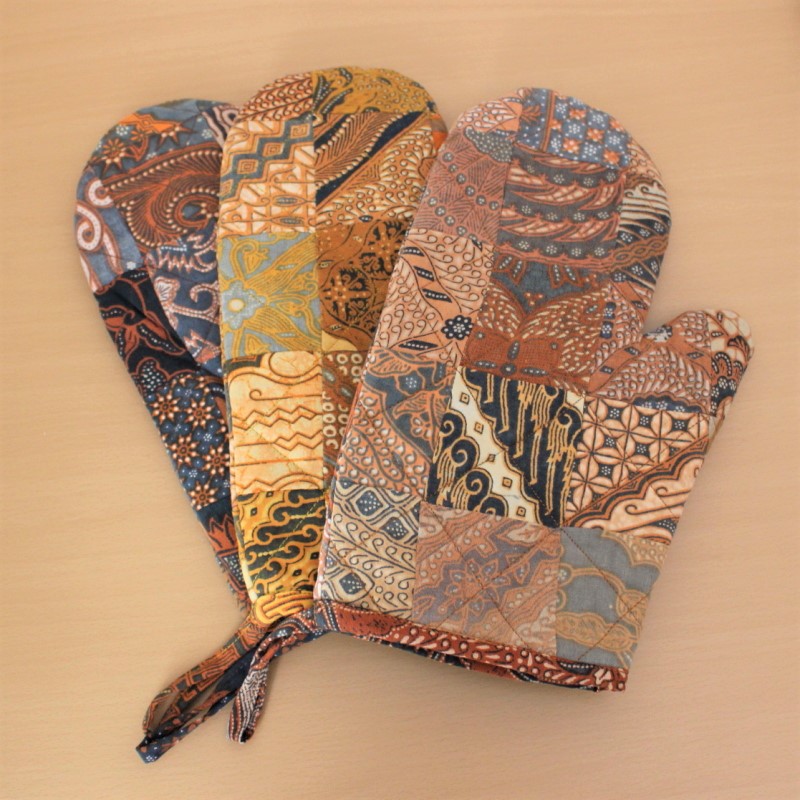 オールドバティックのパッチワークミトン