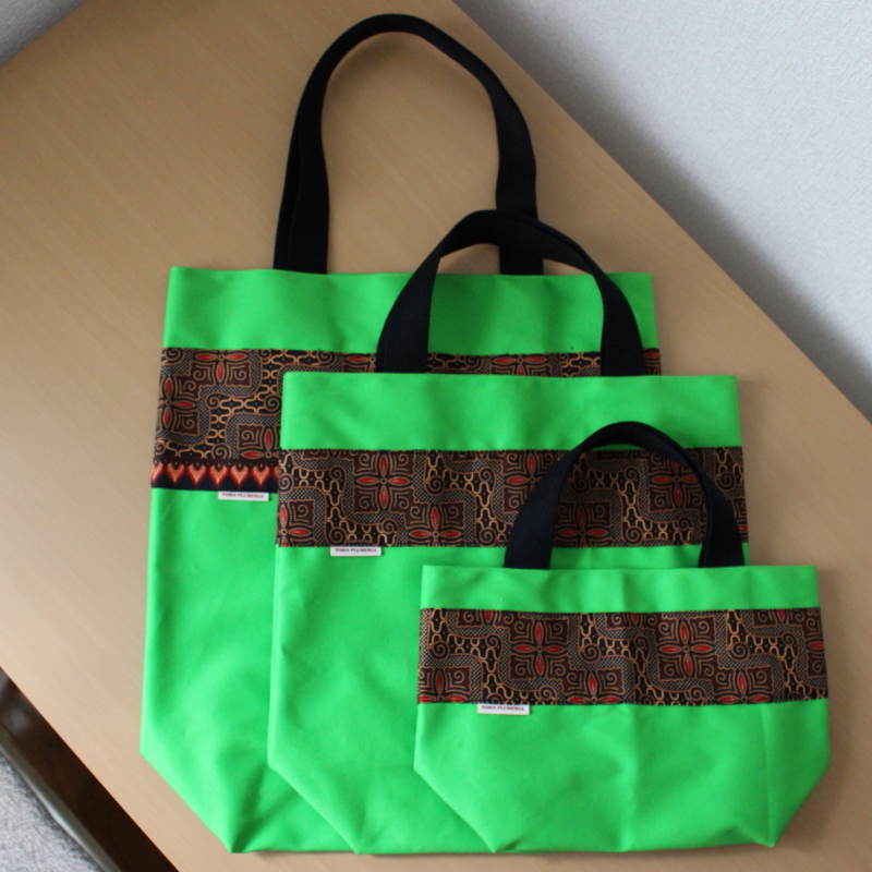 バティックをあしらったトートバッグ（H)３サイズ