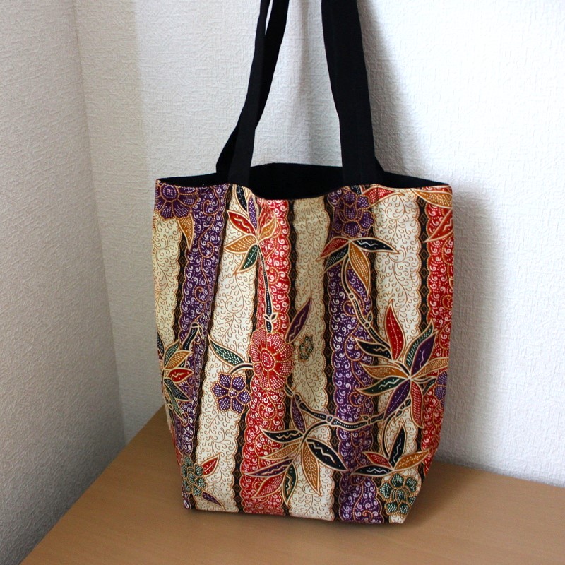 バティック柄のトートバッグ（C)