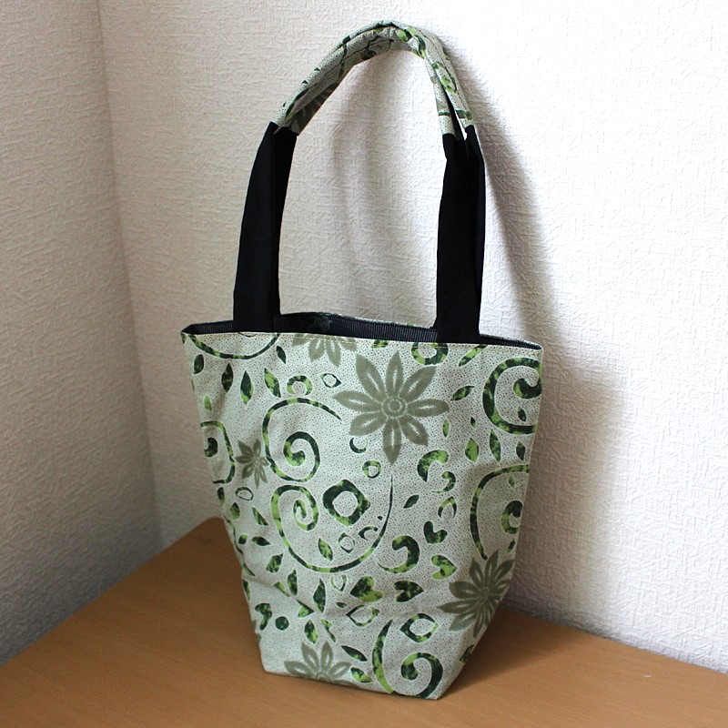 バティック柄のトートバッグ（D)