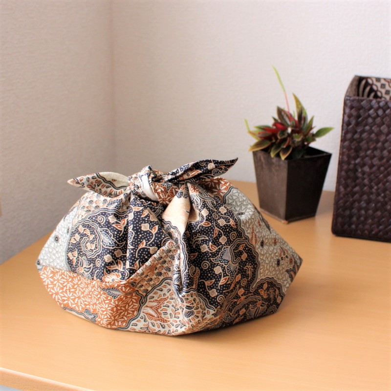 バティックのあづま袋（A)使用イメージ