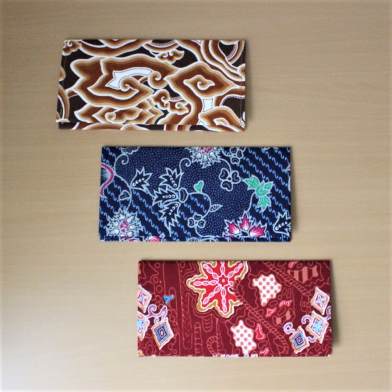 バティックのマスクケース