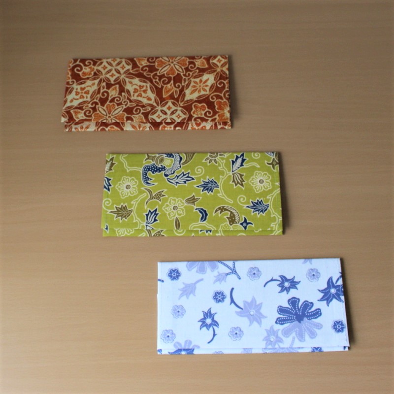 バティックのマスクケース